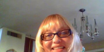 Alldaynews.gr Γυναίκα βγήκε ραντεβού μέσω διαδικτύου και εξαφανίστηκε – 11 χρόνια μετά βρήκαν τα λείψανά της στον βυθό μίας λίμνης