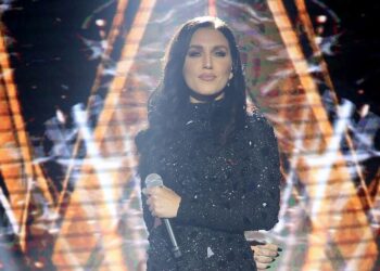 Viral στο Tik Tοk στράβωμα της Ιουλίας Καλλιμάνη όταν έφαγε πανέρια με λουλούδια στα μούτρα