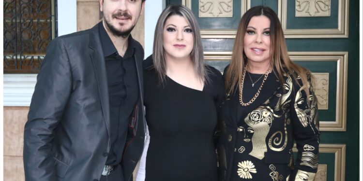 Alldaynews.gr Όλγα Κιουρτσάκη: Τα δημόσια μηνύματα όλο νόημα μετά τον τσακωμό με τη μητέρα της, Άντζελα Δημητρίου