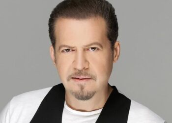 Θρήνος στην ελληνική showbiz: Πέθανε ο Χάρης Κωστόπουλος – Τα πρώτα λόγια της οικογένειάς του