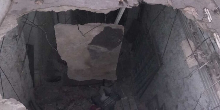 Απίστευτο περιστατικό στη Θεσσαλονίκη: Άνοιξε η γη και τους κατάπιε – Στο νοσοκομείο δύο 19χρονα (φωτο)