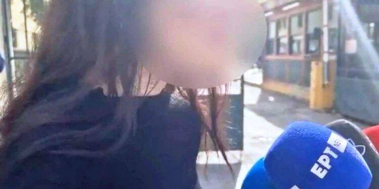 Alldaynews.gr Κολωνός: «Μόνη μου έβρισκα πελάτες, είναι αθώα» – Υπερασπίζεται την 30χρονη η 17χρονη