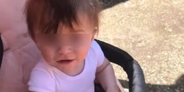 Alldaynews.gr Τραγωδία: Δίχρονο αγοράκι πέθαvε από την πείνα δίπλα στον νεκpό πατέρα του – Είχε πάθει ανακοπή