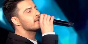 «Μίλα ρε τέρας! Πού άφησες το παιδί μου;»: Ο σπαραγμός της μητέρας του Μπάμπη έξω από το ΑΤ που καταθέτει ο κρεοπώλης