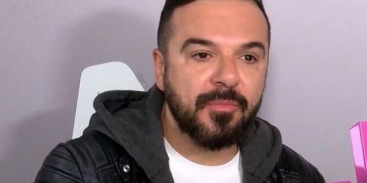 Τριαντάφυλλος για τον γάμο της Ελέτσι: «Είναι δικαίωμά μου να τραγουδάω αφιλοκερδώς»