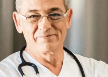 Κλαίει όλο το νησί: «Έσβησε» στα 53 του χρόνια ο γιατρός Μανόλης Πατεράκης – Αφήνει πίσω του 3 παιδιά