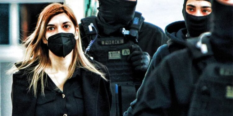Alldaynews.gr Ρούλα Πισπιρίγκου: “Εγώ ήμουν πίσω από τα ανώνυμα τηλεφωνήματα” – “Πάγωσε” η δικαστική αίθουσα (video)