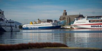 Δεμένα τα πλοία στα λιμάνια – Απαγορευτικό απόπλου σε Πειραιά, Ραφήνα, Κέρκυρα