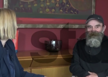 Κωνσταντίνος Πολυχρονόπουλος: «Δεν έχω αγγίξει χρήματα από τον Άλλο Άνθρωπο» – Η αλήθεια για τη φωτογραφία που παίζει «φρουτάκια» (video)