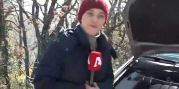 Ξεκαρδιστικό βίντεο: Λαρισαία ρεπόρτερ του ALPHA έμεινε με το αυτοκίνητο και το… ξεμάτιαζε για να πάρει μπρος (video)