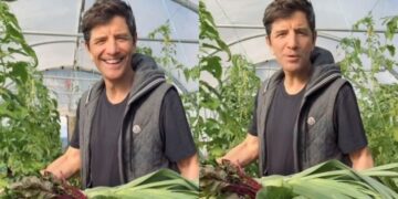 «Βγάζω πάγκο, ψάχνω χέρια»: Περήφανος «αγρότης» ο Σάκης Ρουβάς – Άφησε το τραγούδι και «πιάνει» την ντομάτα (video)