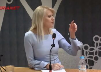 Η απίστευτη ατάκα της Τζάκρη: «Στους αγρότες, κατά το κοινώς λεγόμενο, τον ήπιαμε» (video)