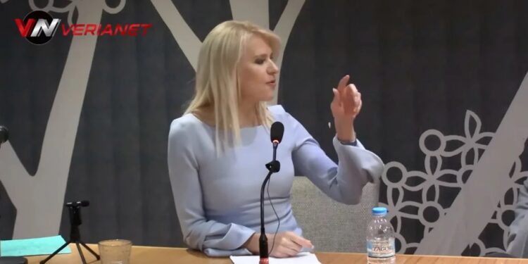 Alldaynews.gr Η απίστευτη ατάκα της Τζάκρη: «Στους αγρότες, κατά το κοινώς λεγόμενο, τον ήπιαμε» (video)