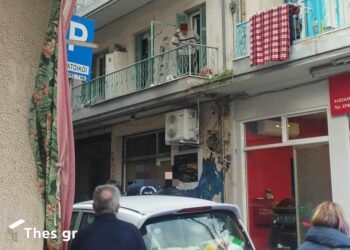 Θρίλερ στην Θεσσαλονίκη: Γυναίκα εντοπίστηκε νεκρή σε διαμέρισμα – Ο αδελφός της δεν επέτρεπε την είσοδο στην ΕΛ.ΑΣ.