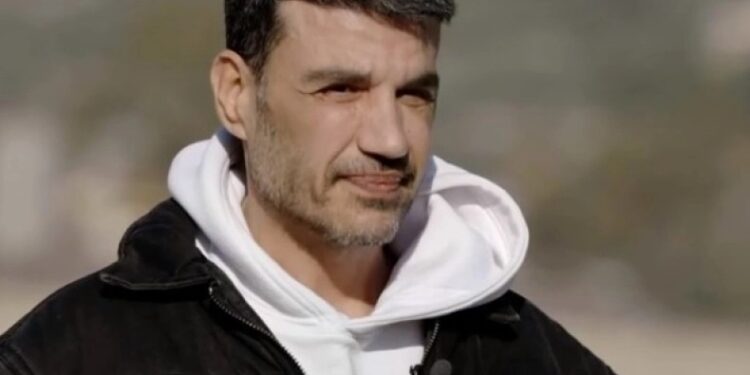 Alldaynews.gr «Λύγισε» ο Τουτουντζής για ξύλο που έχει φάει: «Σταμάτησαν, κατέβηκαν και με έκαναν μαύρο στο ξύλο» (video)