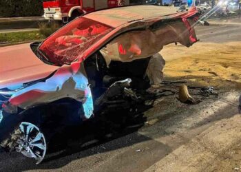 Ακαριαία σkoτώθηκαν οι δύο 19χρονοι στη Βούλα – «Ένιωσα ένα μπαμ» τα πρώτα λόγια του νεαρού που επέζησε (video)