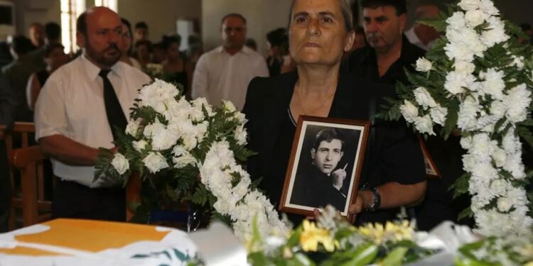 Χαρίτα Μάντολες, το σύμβολο της Κύπρου: Η γυναίκα που σταμάτησε να μεγαλώνει στις 20 Ιουλίου 1974