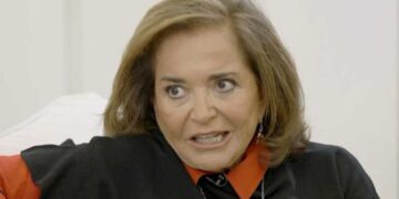 Ντόρα Μπακογιάννη: «Αν ζούσε η Μαρίκα θα έλεγε ”ναι” στην υιοθεσiα παιδιών από τα ομόφuλα ζευγάρια»