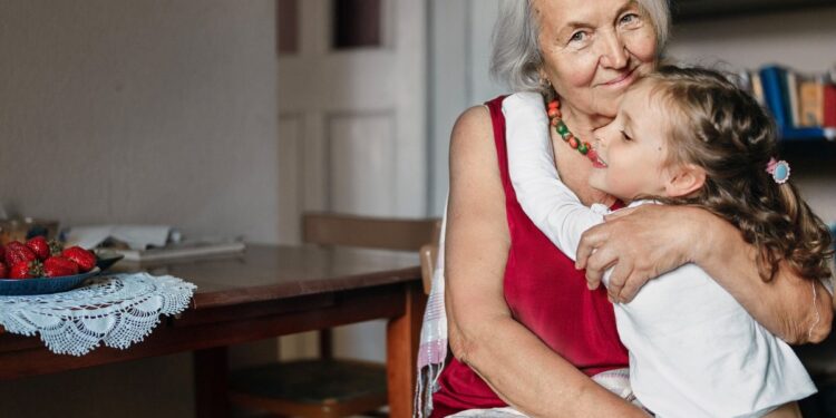 Alldaynews.gr Ο πιο σημαντικός άνθρωπος στη ζωή σου είναι η γιαγιά σου. Τη θυμάσαι;