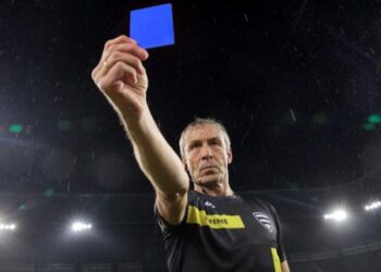 Το ποδόσφαιρο αλλάζει: Μπαίνει η μπλε κάρτα!