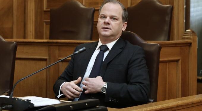 «Βόμβα» ανακριτή «αδειάζει» Καραμανλή: «Αν είχε ολοκληρωθεί η Σύμβαση 717, δε θα είχαμε τα Τέμπη»