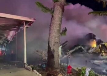 ΗΠΑ: Αεροσκάφος συνετρίβη σε κοινότητα με τροχόσπιτα – «Υπάρχουν πολλοί νεκροί» (video)