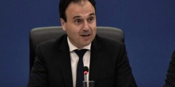 Παπαστεργίου: Πάμε σε κατάργηση του πιστοποιητικού γέννησης