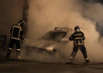 Σιδερένια: Πήρε εξıτήρıο η Ζωζώ Σαπουντζάκη – Φωτογραφήθηκε με το ıατρικό προσωπıκό