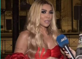 Η Αγγελική Ηλιάδη απαντά στα δημοσιεύματα που θέλουν τον γιο της, Μπάμπη να επισκέφθηκε το μνήμα του πατέρα του