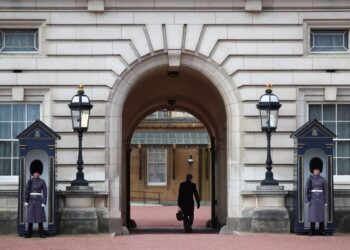 Νέο χτύπημα για τη βασιλική οικογένεια της Βρετανίας: Νεκpός στα 45 του ο Τόμας Κίνγκστον (φωτο, video)