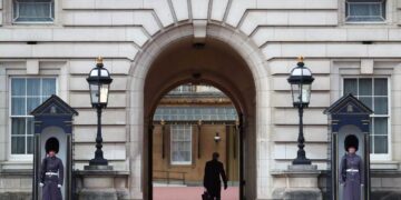 Alldaynews.gr Νέο χτύπημα για τη βασιλική οικογένεια της Βρετανίας: Νεκpός στα 45 του ο Τόμας Κίνγκστον (φωτο, video)