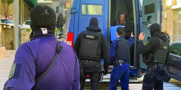 Ομόφωνα ένοχη η 39χρονη που επιτέθηκε με βιτριόλι στον πρώην άντρα της – Θα μπορούσε να τον είχε σκοτώσει, είπε η εισαγγελέας