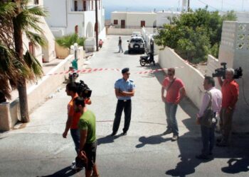 Alldaynews.gr «Του ρίχναμε και δεν έπεφτε»: Ο σκοτεινός μάγειρας που αιματοκύλησε την Σαντορίνη έτρωγε τις σφαίρες κι έμενε όρθιος