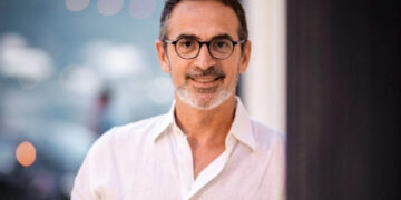 Κώστας Κρομμύδας: «Η αδελφή μου σκοτώθηκε με έναν φρικτό τρόπο στην αυλή του σπιτιού μας»