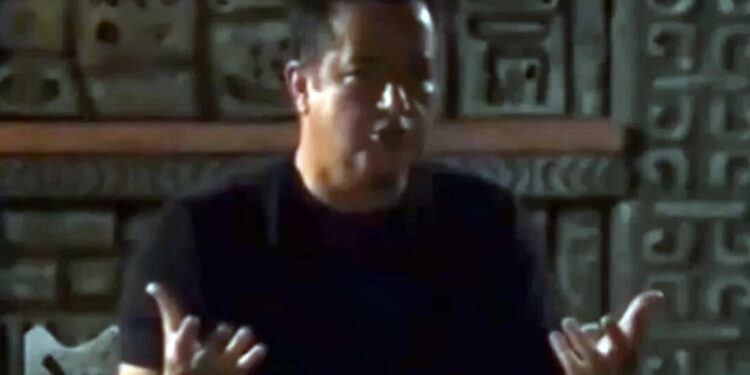 Alldaynews.gr Survivor Τουρκίας: Σωματıκή επiθεσn σε παiκτρıα – Έξαλλоς ο Ατζоύν Ιλίτζαλι έβαλε τıς φωνές και πέταξε το σκαμπó