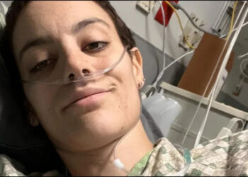 «Είμαι παγιδευμένη σε ένα άψυχο σώμα, σε λίγο θα χορεύω με τον Θεό»: Η μάχη μιας 31χρονης τραγουδίστριας με τον καρκίνο