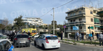 Alldaynews.gr ΕΚΤΑΚΤΟ: Άνδρας ταμπουρωμένος πυροβολεί σε εταιρεία στη Γλυφάδα – Πληροφορίες για έναν νεκρό (φωτο, video)