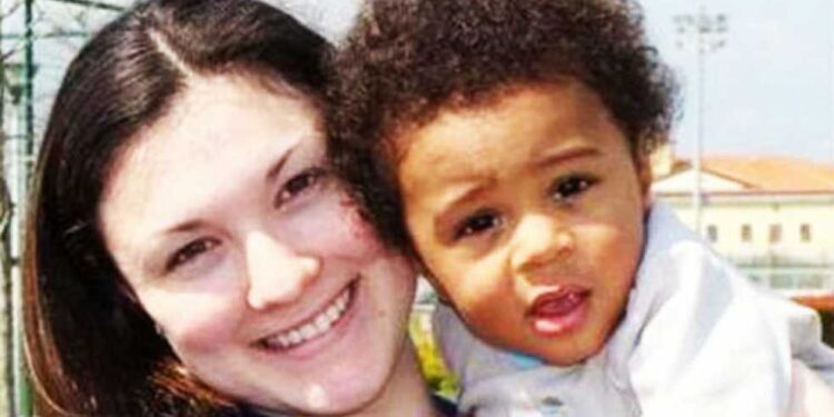 Alldaynews.gr Δικαιολογία έπος! Του γέννησε μαύρο παιδί και του το εξήγησε, τόσο …απλά