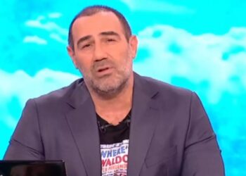 Συγκλονισμένος ο Αντώνης Κανάκης στην έναρξη της εκπομπής: «Έφυγε» η αδελφή του Αντώνη Παραρά με δύο μέρες διαφορά με εκείνον