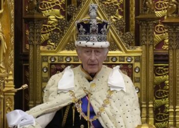 Βασιλιάς Κάρολος: Η ανατριχιαστική προφητεία του Νοστράδαμου για αυτόν και την οικογένειά του