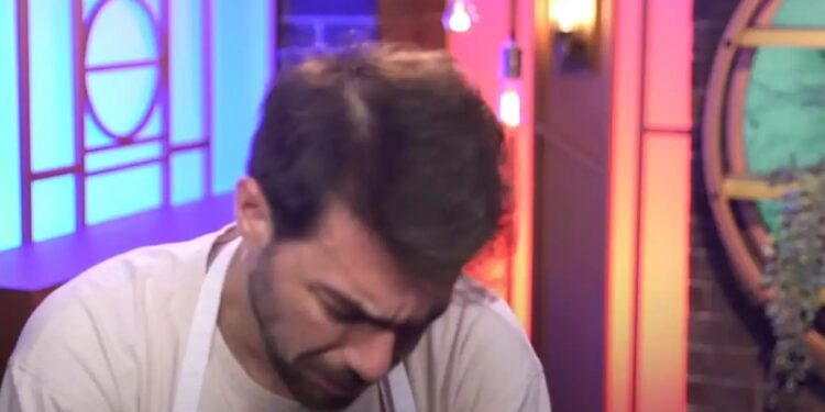 Alldaynews.gr MasterChef: «Κατέρρευσε» για το χειρουργείο που πρέπει να υποβληθεί στο νεφρό