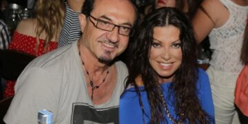 Alldaynews.gr Στο πλευρό της Άντζελας Δημητρίου ο Λευτέρης Πανταζής – «Ήταν πάντα το καλό θύμα της οικογένειας, όπως είμαι κι εγώ» (video)