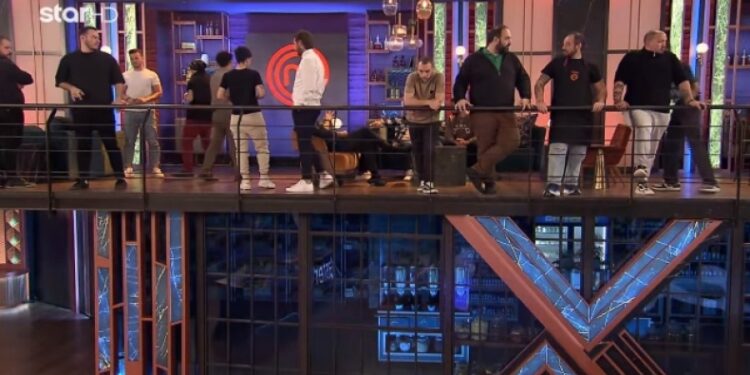 «Ρε, άντε τράβα, έρχεσαι και να μου δώσεις και το χέρι, ξεφτίλα»: Χαμός και μπινελίκια στο MasterChef (video)