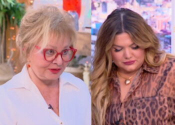 Βίκυ Παγιατάκη σε Δανάη Μπάρκα: «Άλλα μου λένε τα χείλια σου και άλλα τα φιλιά σου»