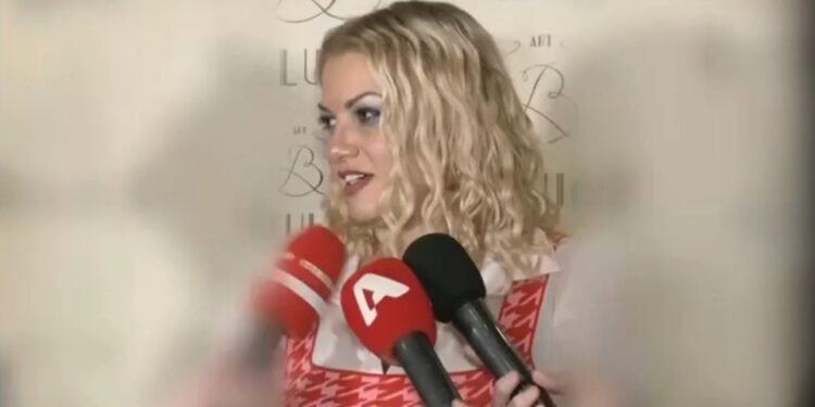 Alldaynews.gr Νάνσυ Παραδεισανού: «Μου έχουν στείλει μήνυμα να με πληρώσουν για να τους πατήσω»