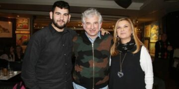 Alldaynews.gr Τα αλλάζει όλα ο Πέτρος Φιλιππίδης με την Ελπίδα Νίνου – Ξεπλήρωσε τα χρέη, νέα δουλειά!