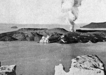 Εντυπωσιακό βίντεο με την έκρηξη στο ηφαίστειο της Σαντορίνης πριν από 100 χρόνια