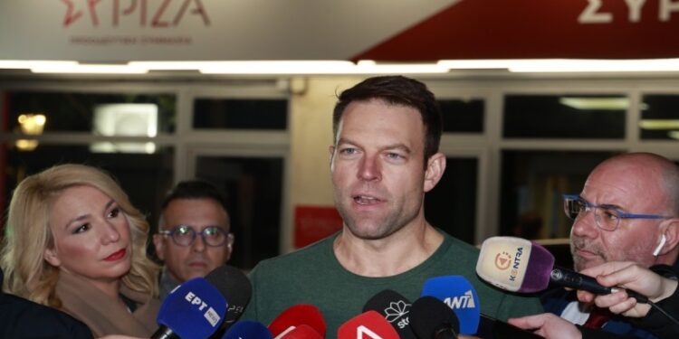 Alldaynews.gr Στέφανος Κασσελάκης – Τελεσίγραφο σε εσωκομματικούς και κριτική στα ΜΜΕ: «Με στηρίζετε ως τις εθνικές εκλογές ή προσφεύγω ξανά στη βάση, εγώ δεν θα γίνω Ιφιγένεια» (video)