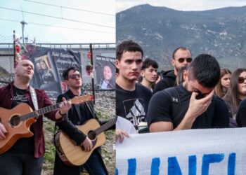 Τέμπη: Συγκινούν οι εικόνες με τους φοιτητές που απέτισαν φόρο τιμής στα θύματα της τραγωδίας (video)