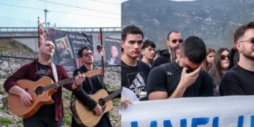 Alldaynews.gr Τέμπη: Συγκινούν οι εικόνες με τους φοιτητές που απέτισαν φόρο τιμής στα θύματα της τραγωδίας (video)